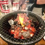 万正 - スジ 焼き焼き風景