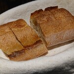 ビストロ カリーノ - Bランチコース 4,200円、羊肉プラス300円(税込)、バケット