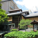 本家 尾張屋 - 風格ある建物です。