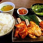 Tsuruhashi Sakaba Jounetsu Horumon - 選べるホルモン定食
                        お肉はハナハナ、アカセン、リップ