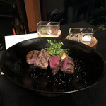 星のや富士 - メイン　国産牛サーロインと鹿ロースのグリル　ローストポテト