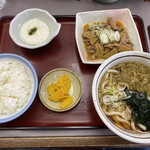 山田うどん食堂 - パンチ定食たぬきうどんセット