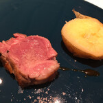 フィオッキ - ロゼール産仔羊の藁包みロースト