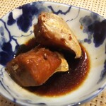 玄海鮨 - お通し  カンパチのアラ炊き