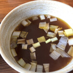 ラーメン イッケン - 鶏脂がキラキラ光るネギ香る優しい醤油ダレ！