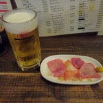 Kokumin Sakaba Asahiya Jientoruman - 生ビールと鯨ベーコン