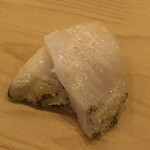 鮨 しゅん輔 - マナガツオ。西京味噌を塗って軽く炙ります。香ばしさが際立ちます