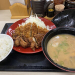 Katsuya - 黒胡椒から揚げとチキンカツの合い盛り定食
