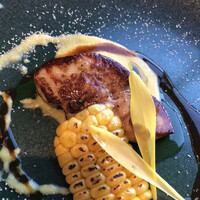 Restaurant SORA - フォアグラのポワレ
                      旬の玉蜀黍のデクリネゾン
                      胡椒ベースのソースととうもろこしのソースです。