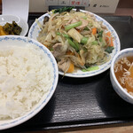 東園 - 肉野菜炒め定食