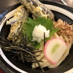 杵屋 - 〇冷やしちくわ天温玉うどん682円