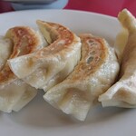 手打ラーメン 珍来 - ギョーザ