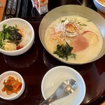 シジャン - あっさり豆乳冷麺（大盛り）　ミニビビンバセット