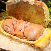 メイ - 小鳩胸肉の岩塩包み焼き