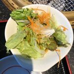 個室焼肉 晩翠 三田総本店 - 焼肉ランチのサラダ