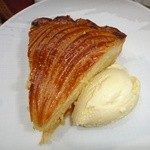 ホテルブレストンコート ザ・ラウンジ - 一段目　杏のピティビエ