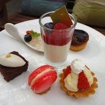 ホテルブレストンコート ザ・ラウンジ - 三段目　焼き菓子