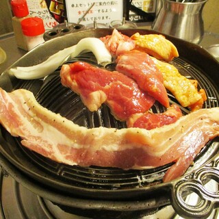 炭火七輪 もりもりモンゴリアン_1