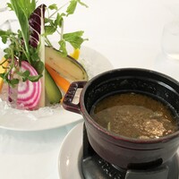 カーザ ヴィニタリア - バーニャカウダはあつあつのソースで