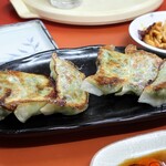 中華居酒屋 上海ママ料理 - 上海ママ特製焼餃子 