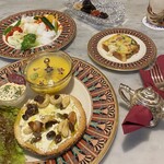 カフェ ファイブ - 有機ナッツ&フルーツのコンフィ・クリームチーズonベーグル