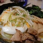横浜家系ラーメン 蓮 - 野菜たっぷり♪レディースラーメン