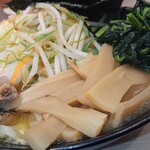 横浜家系ラーメン 蓮 - メンマ♪オーソドックスだけどうまい