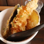 Udonseimemmikiya - 小丼