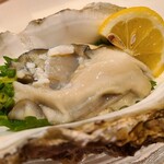 軍ちゃん - 岩ガキ