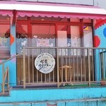 ウィンドー - お店様の入り口付近です①
