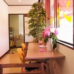 ウィンドー - 店内のご紹介です⑦