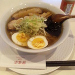 ビストロ茶葉蘭 - 具沢山の醤油ラーメン