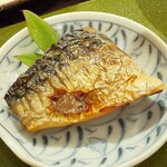とよ常 別府駅前店 - 小鉢のサバ塩