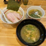 川の先の上 - 樹リスペクト2種類のつけだれ塩つけすっぱ麺（1,000円）