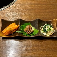 炭火焼肉 ふちおか - ナムルとキムチ盛り合わせ