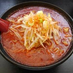 麺辛屋 二代目 美國 - 極み　10倍その1　スープに唐辛子が混ざってるのではなく、唐辛子にスープをからめた感じです。