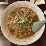 びわ焼肉店 - 料理写真:ラーメン 500円