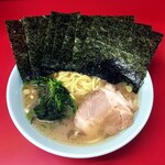 末広家 - ラーメン750円麺硬め。海苔増し100円。
