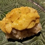 馳走 啐啄一十  - (13)赤雲丹(長崎県平戸産)の握り