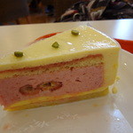 函館洋菓子スナッフルス - イチゴとレモンのムースケーキ