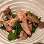 丿貫 - 丿貫(鶏せせりと青葱の黒七味和え)