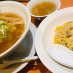 江南行店 - ラーメンとチャーハン