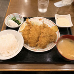 巣鴨ときわ食堂 - 【2019年08月】あじフライ定食＠810円、の提供時。