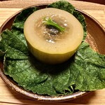 菊乃井 - 強肴～綺麗に蒸された冬瓜を器にして、ふかひれ、すっぽん、鮑で出汁をとった濃厚なスープが絶品。