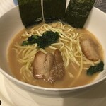 ラ・ムー - 冷凍食品。家系ラーメン。257円