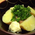 The四季處 飛来 - 新じゃがと塩辛、青ねぎとマヨネーズ添え