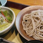 音市楼　かくれ庵 - 「牛フィレステーキ丼とお蕎麦の膳」の蕎麦　