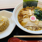 日立中華そば むじゃき食堂 - 