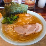 ラーメン壱六家 - スープの色(￣∇￣ﾉﾉ"ﾊﾟﾁﾊﾟﾁﾊﾟﾁ!!