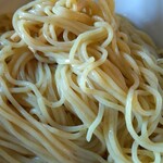 中華料理 鳳凰 - 瑞々(みずみず)しくてしなやかな麺です。